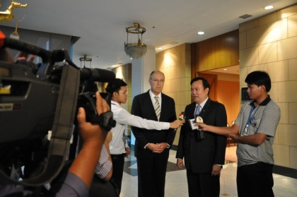 Thailands ambassadör till attack mot RFSU-tidning för Ekis-citat om billig fitta