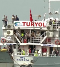 Videobilder visar flyktingar som deporteras tillbaka till Turkiet. Foto: Youtube / Ruptly