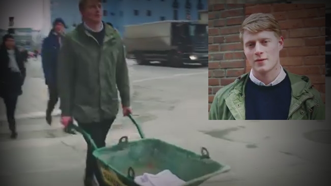 C-politikern gav en skottkärra med hemliga dokument till Socialdemokraterna