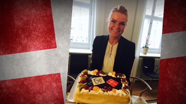 Danska migrationsministern firade skärpt asylpolitik med tårta