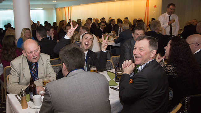 Kommunalrådet Magnus Olsson från Malmö var ovanligt glad på valkonferensen - Foto: Chang Frick / Nyheter Idag
