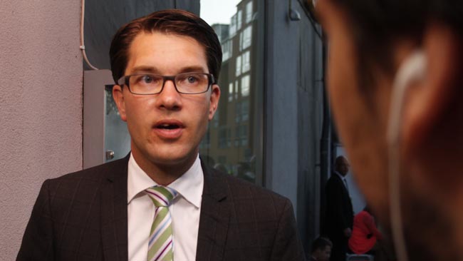 Jimmie Åkesson intervjuas av Nyheter Idag. Foto: Nyheter Idag