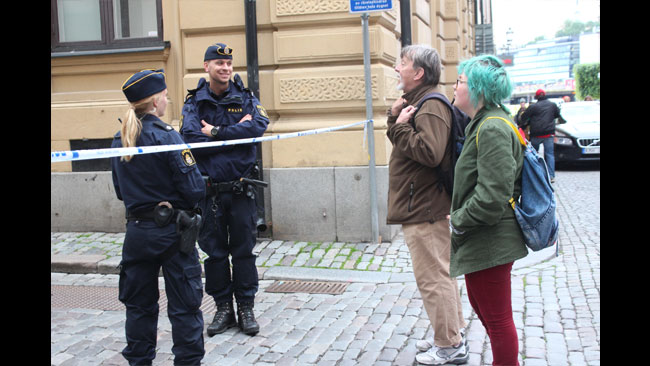 Det var en del glada miner trots dramatiken. Foto: Amy Unsworth / Nyheter Idag