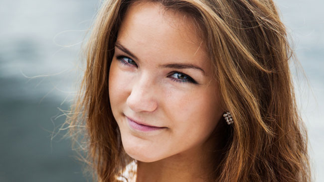 Hanna Lindholm filmade personerna som slet i valaffischerna. Foto: Linnéa Cortés