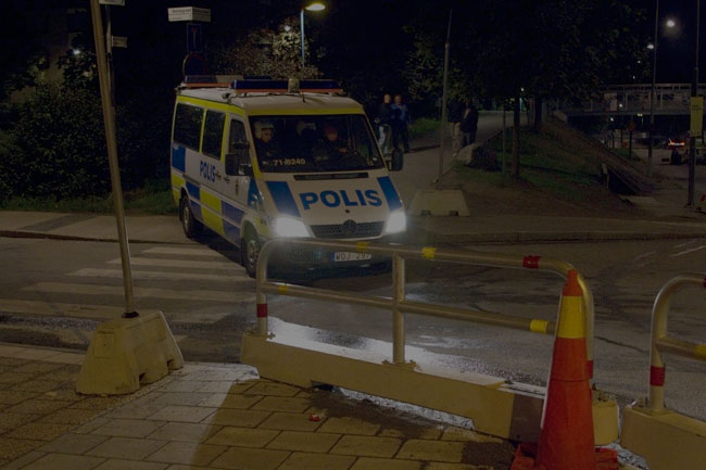 Polisen på plats i Rinkeby - arkivbild. Foto: Chang Frick / Nyheter Idag