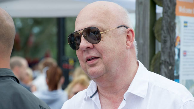 Jonas Åkerlund var på gott humör. Foto: Sven Pernils / Nyheter Idag