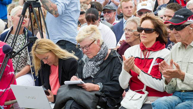 Aftonbladets Lena Mellin var också på plats. Foto: Sven Pernils / Nyheter Idag