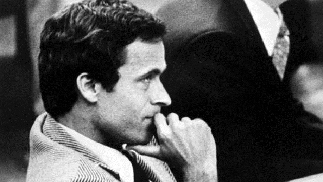 4: En av vår tids värsta seriemördare numera död och begraven. Låt oss hoppas det förblir så.