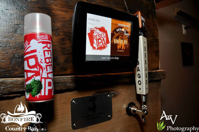 Du behöver ett plastkort med RFID-teknik för att maskinen ska låta dig hälla upp din egen öl. Foto: Robotpubgroup.com