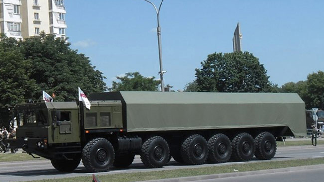 Chassit MZKT-27291 skulle kunna bära den nya RS-26 missilen. Foto: Military Today