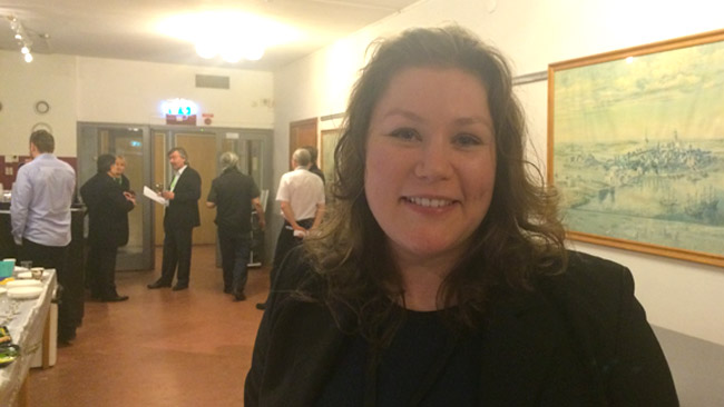 Maria Danielsson inifrån årsmötet i Alvik. Foto: Sven Pernils