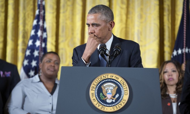 USA:s president Barack Obama snyftade under sitt tal om att begränsa tillgången till legala vapen. Foto: Vita huset
