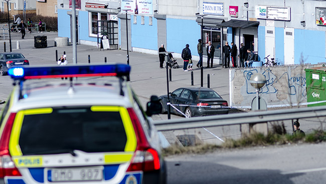 Misstänkt skjutning i Norsborg i södra Stockholm. Foto: Nyheter Idag