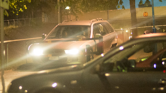 Vansinnesfärden gick på smala gångvägar i Tensta inatt. Foto: Nyheter Idag