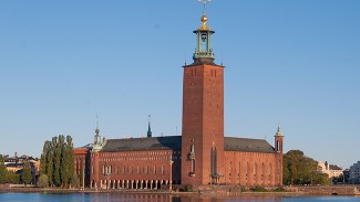 Uppgifter: MP förhandlar med Alliansen i Stockholm