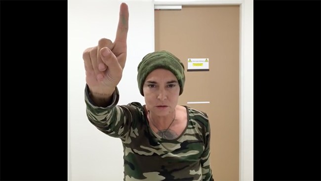 "Allahu akbar" – Sinéad O'Connor blir muslim och byter namn