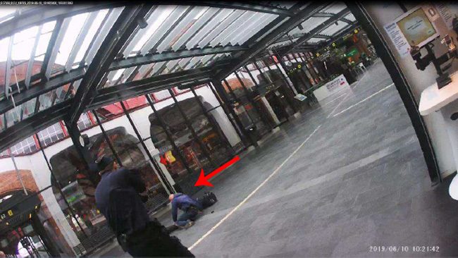 Misstänkt reser sig snabbt upp igen.