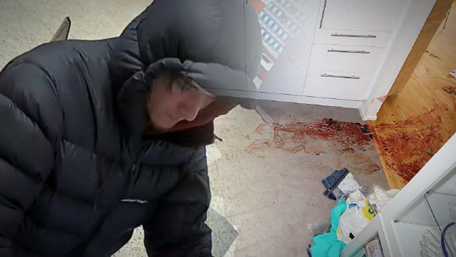 Brot Sig In I Villa Lamnade Aldre Man Ensam Bunden Och Pa Vag