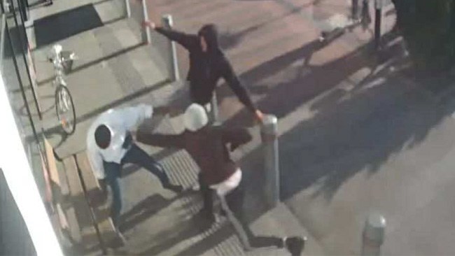 Två döms för knivattack mot man som påstås ha förföljt kvinnor och barn