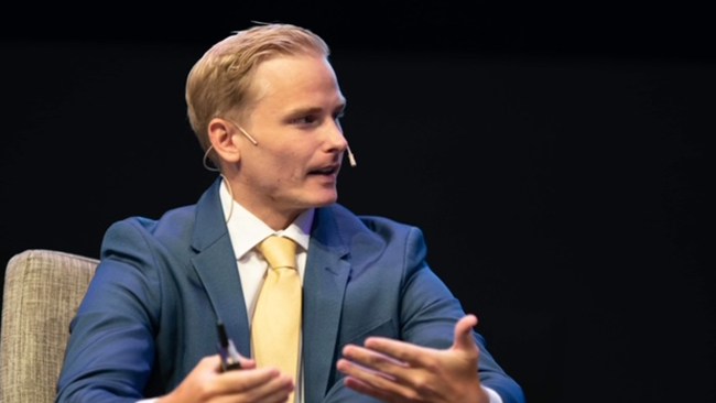 Henrik Gustafsson (SD) startar PR-byrå: "Få har hanterat lika många kriser som jag"