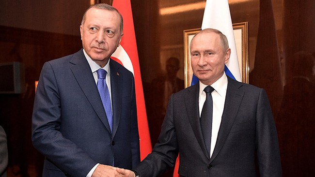 Putin gratulerar sin "käre vän" Erdogan efter valvinsten